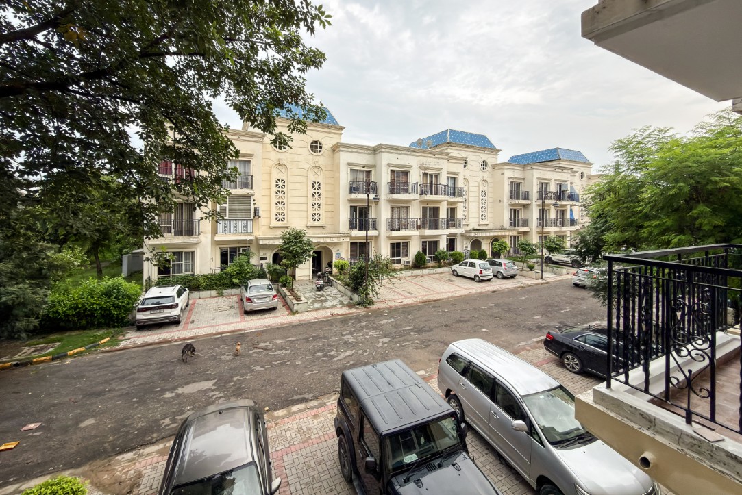 Independent 3 BHK